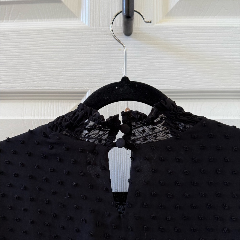 Gibson Black Textured Women's Blouse - Picture 5 of 6